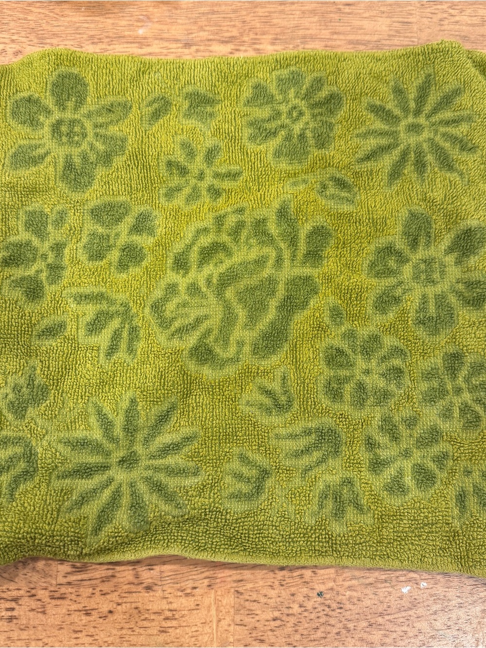 Vintage Fashion Manor Floral Green Terry Cloth Washcloth Retro